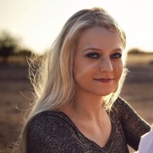 Meet your Posher, Annie